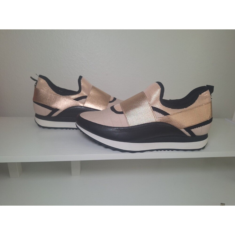 Steve Madden Womens Weslin Beige/ Rose Gold/ Black Modern Sneakers Size 9